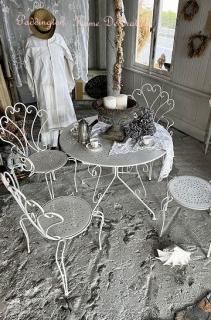 ジャンクガーデンの演出用　テーブル　鉄錆物　ブロカント　多肉&セダム　古道具 ジャンクガーデンの演出用 テーブル 鉄錆物 ブロカント 多肉