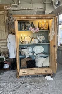 ロココ調時代のフレンチキャビネット【パディントン ロココ調時代のフレンチキャビネット【パディントン