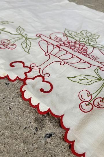 サクランボ刺繍スカラップ【パディントン】｜ブロカント