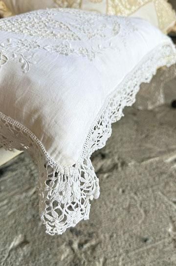 カメオカットワークレースクッション【パディントン】｜ブロカント