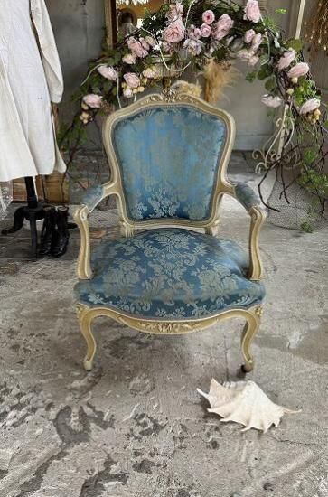 ローズ彫刻のサロンアームチェアb【パディントン】｜アンティーク家具