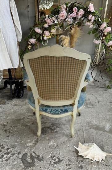 ローズ彫刻のサロンアームチェアb【パディントン】｜アンティーク家具