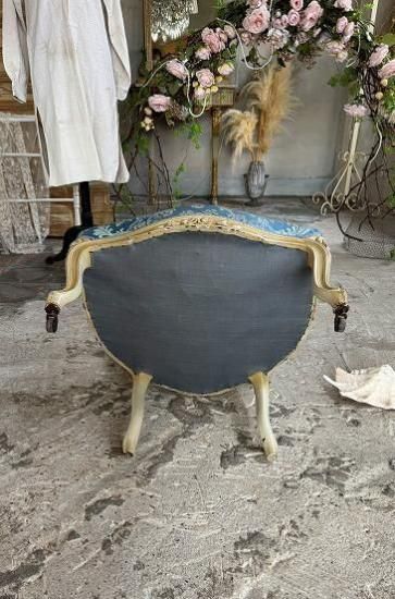 ローズ彫刻のサロンアームチェアb【パディントン】｜アンティーク家具