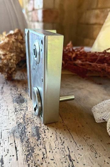 フランス製外付けラッチ