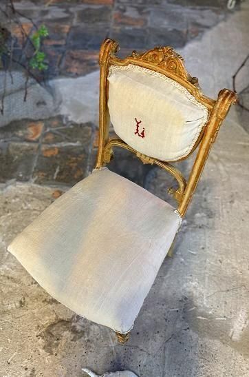 バルーンバックチェア