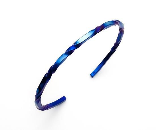 Hizm/ゆらぎチタンバングル-偏光色 紫×青/純チタン/バングル/15 Hizm/ゆらぎチタンバングル-偏光色 紫×青/純チタン/バングル/15
