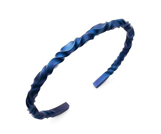 Hizm/ゆらぎチタンバングル-偏光色 紫×青/純チタン/バングル/15 Hizm/ゆらぎチタンバングル-偏光色 紫×青/純チタン/バングル/15