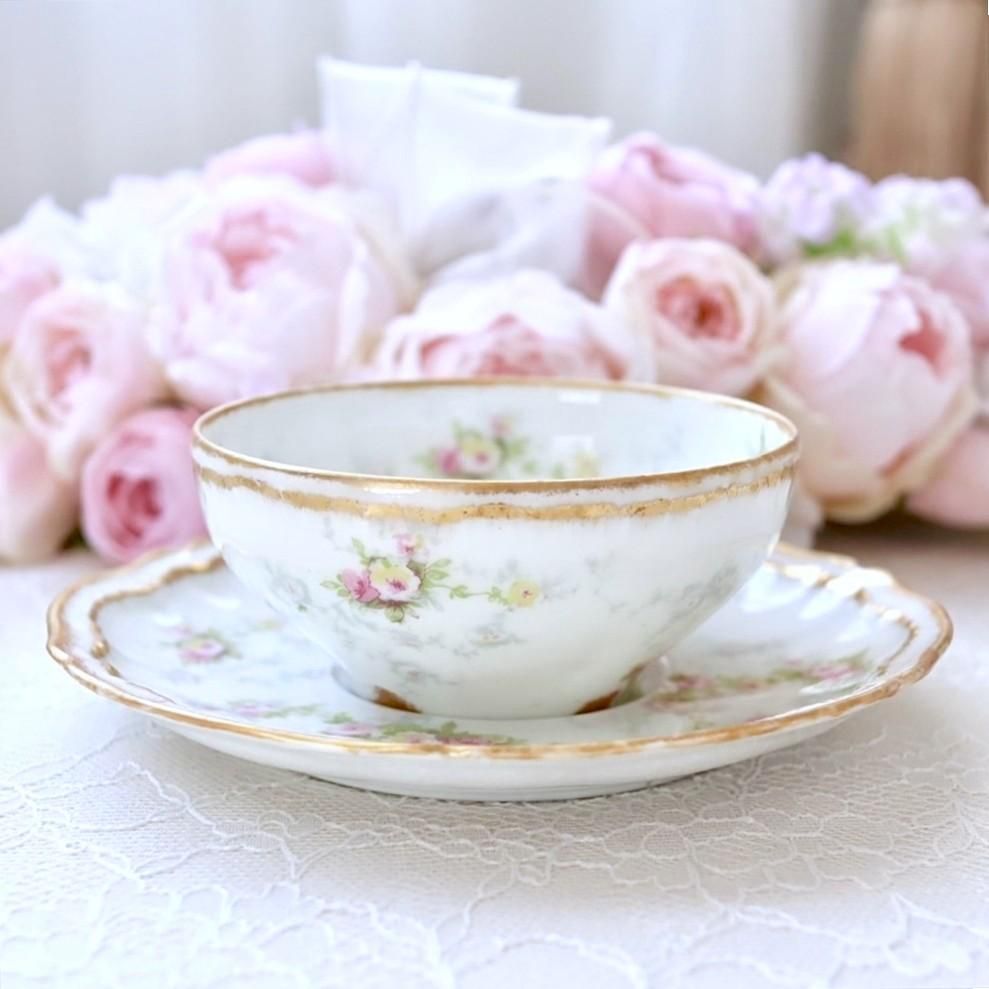 アビランドリモージュ ピンクと黄色の薔薇のカップ＆ソーサー - リボン