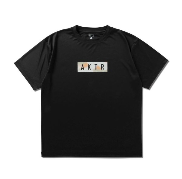 <img class='new_mark_img1' src='https://img.shop-pro.jp/img/new/icons15.gif' style='border:none;display:inline;margin:0px;padding:0px;width:auto;' />SCRIBBLE BOX LOGO SPORTS TEE BK