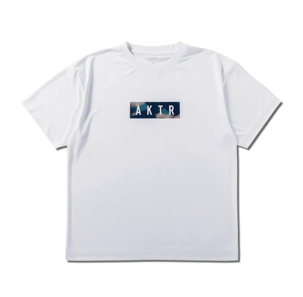 <img class='new_mark_img1' src='https://img.shop-pro.jp/img/new/icons15.gif' style='border:none;display:inline;margin:0px;padding:0px;width:auto;' />SCRIBBLE BOX LOGO SPORTS TEE WH