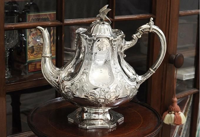 英国 アンティークシルバー【純銀】1880年 鳥摘みの 英国 アンティークシルバー【純銀】1880年 鳥摘みの