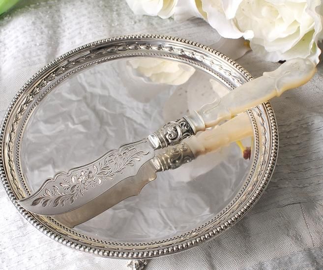 純銀】1852年 白蝶貝ハンドルのバターナイフ George Unite