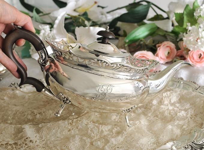 英国アンティーク銀器【純銀】1921年 透かしリムのティーセット