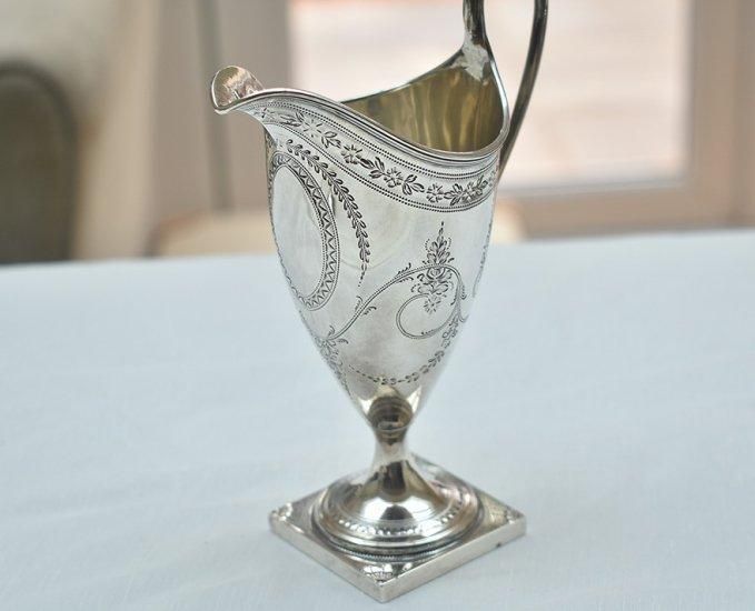 ※骨董品　　アンティーク※二点 Amazon.co.jp: ！ 骨董品 美しい 木製 花瓶 ツボ つぼ 壷 壺