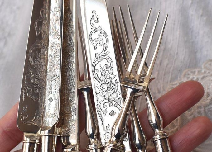 英国銀器【純銀】1888年 白蝶貝ハンドルのデザートカトラリー4組 英国銀器【純銀】1888年 白蝶貝ハンドルのデザートカトラリー4組