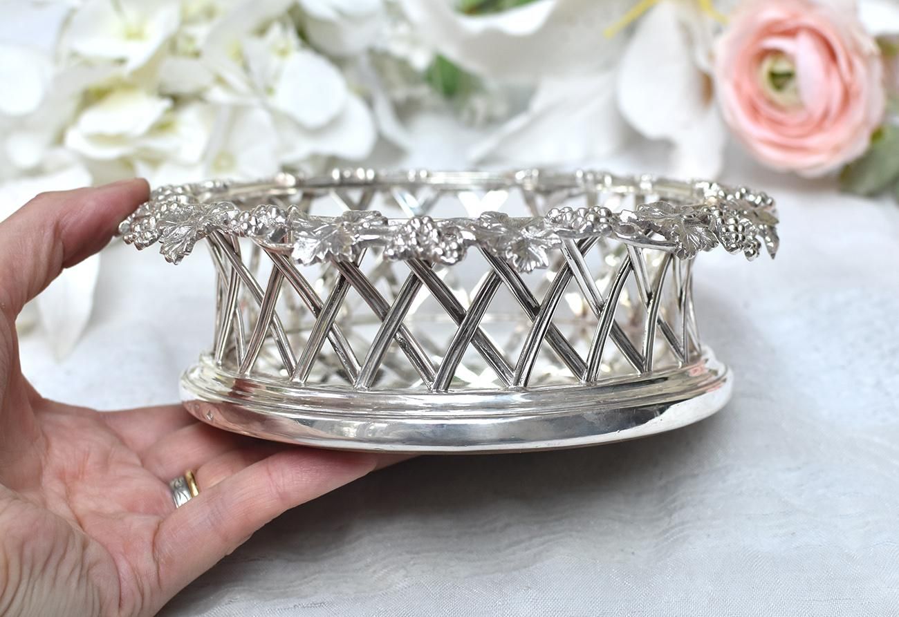英国】ワインボトルホルダー【シルバープレート】葡萄と蔦のレリーフ