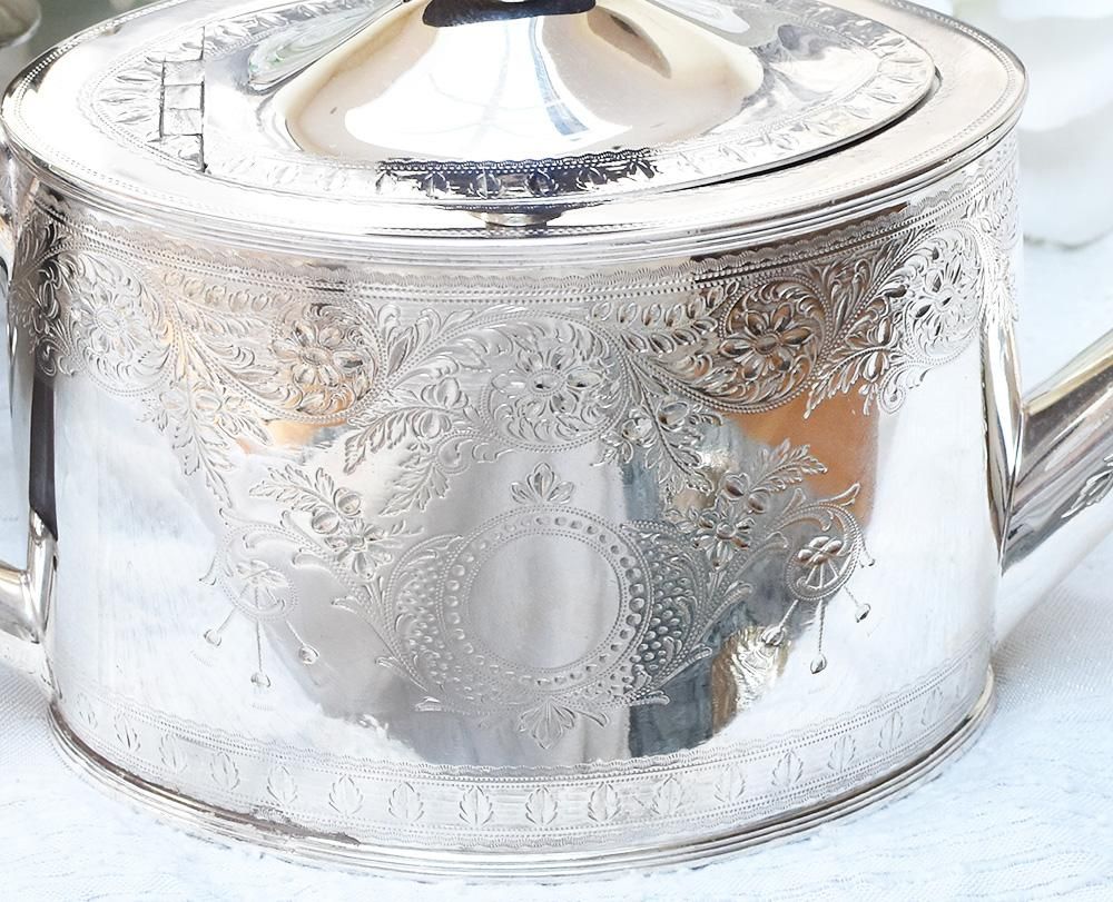 英国アンティーク銀器【シルバープレート】c.1890 美彫り 英国アンティーク銀器【シルバープレート】c.1890 美彫り