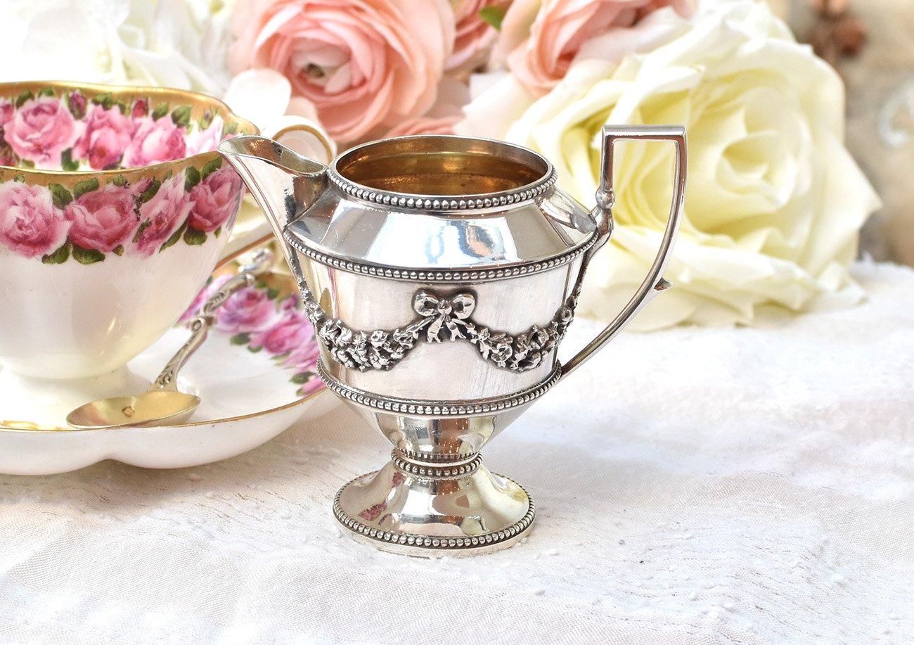 英国アンティーク銀器【純銀】London 1889年 リボン&スワッグのクリームジャグ◆114g 国内発送 - Edwardian Dreams Antiques/英国骨董銀器・仏銀器(イギリス・フランスのアンティークシルバー)のお店
