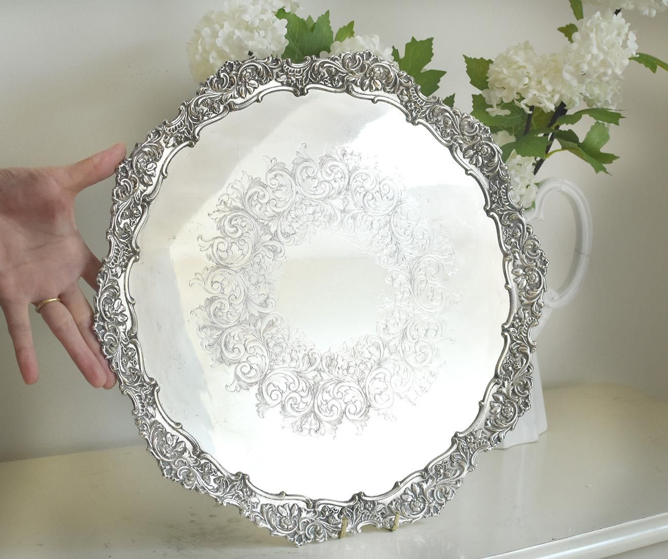 イギリスで見つけたアンティーク銀の花器、シルバープレートの