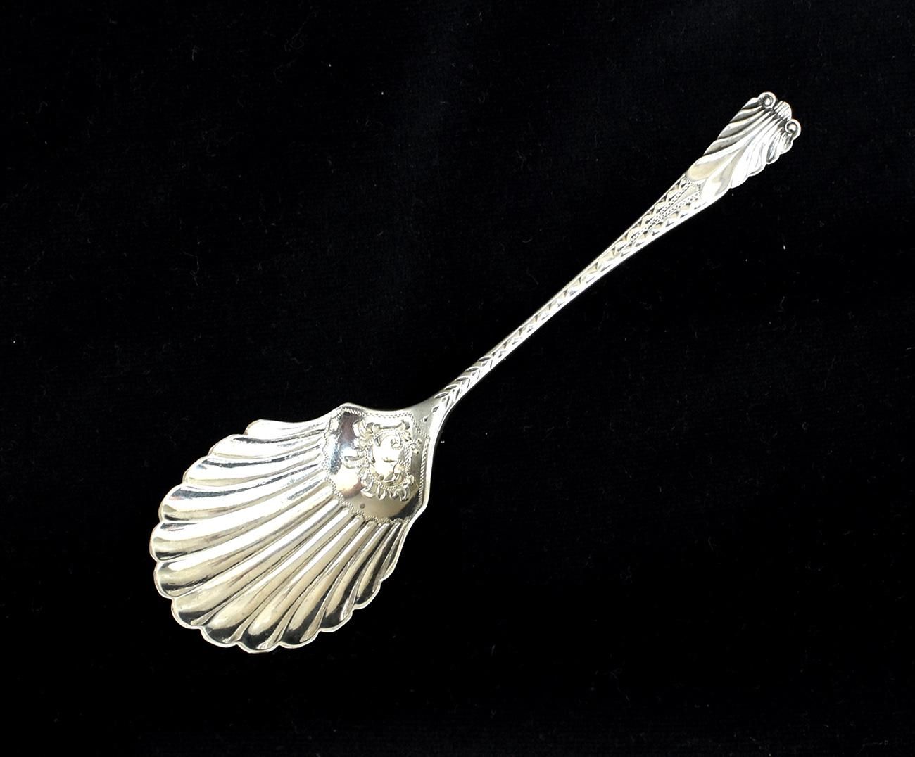 英国アンティーク銀器【純銀】1893年 シェル型 キャディースプーン Atkin Brothers - Edwardian Dreams Antiques/英国骨董銀器・仏銀器(イギリス・フランスのアンティークシルバー)のお店 英国アンティーク銀器【純銀】1893年 シェル型 キャディースプーン Atkin Brothers - Edwardian Dreams Antiques/英国骨董銀器・仏銀器(イギリス・フランスのアンティークシルバー)のお店
