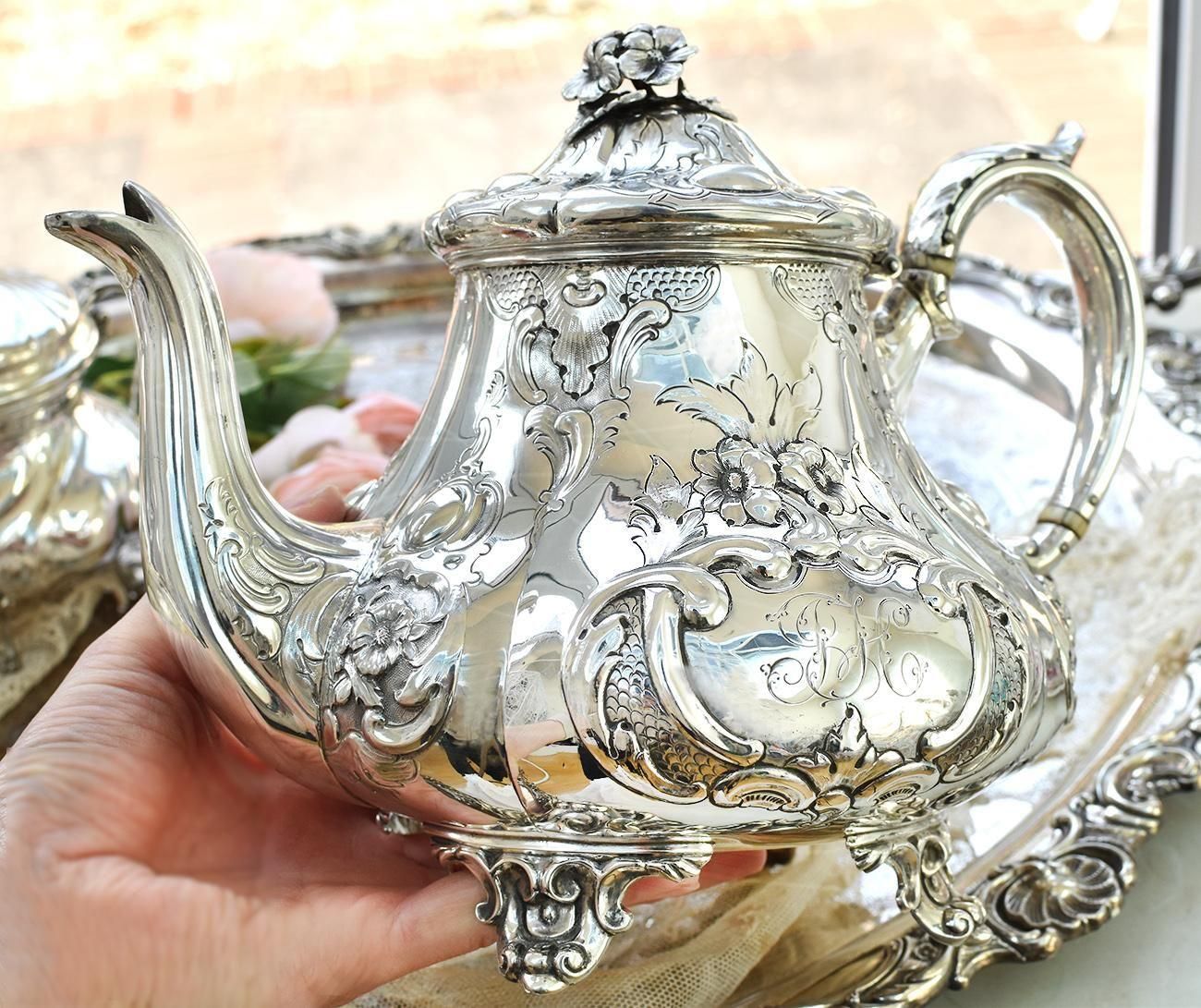 英国アンティーク銀器【純銀】ティーポット James&Walter Martial