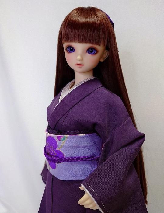 紫色の着物の人形　ハイカラさん だらり帯 紫梅