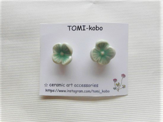 TOMI-kobo　お花のピアス（緑）