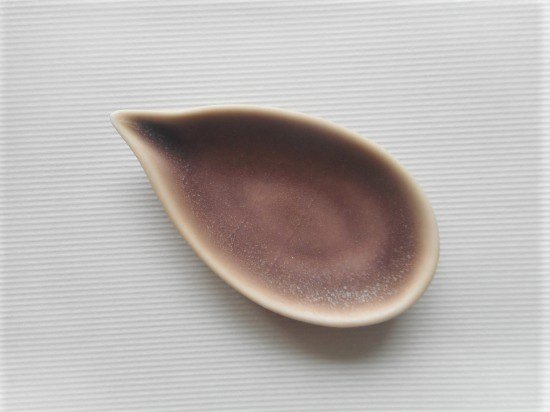 佐々木綾子（AYAKO SASAKI porcelain）leaf#1（あずき色）