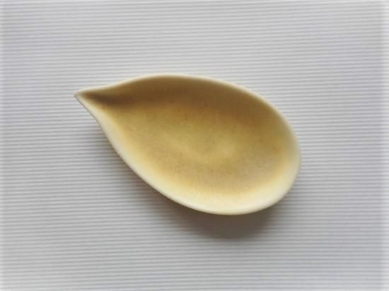 佐々木綾子 Ayako Sasaki Porcelain Leaf 1 イエロー 猫の道草