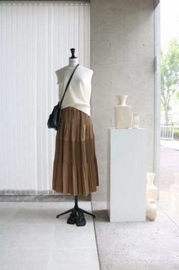 22-06 二段切り替えプリーツスカート - MAISON de R 22-06 二段切り替えプリーツスカート - MAISON de R