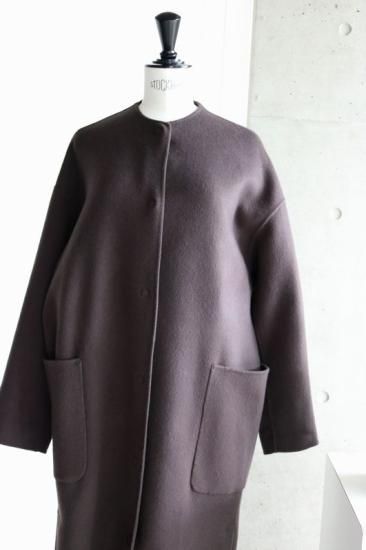 22-09 リバー仕立て・ノーカラーコート - MAISON de R