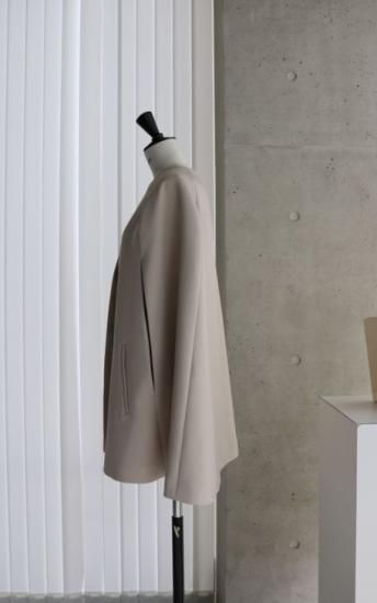 23-02 シンプルケープジャケット - MAISON de R 23-02 シンプルケープジャケット - MAISON de R