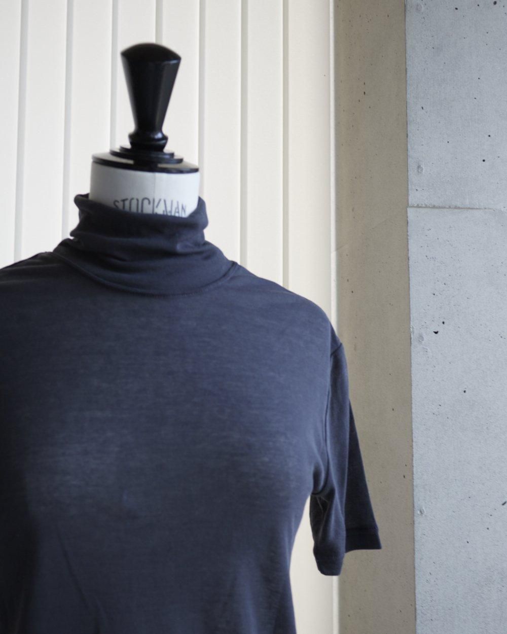 24-03シアーコットンハイネックカットソー - MAISON de R