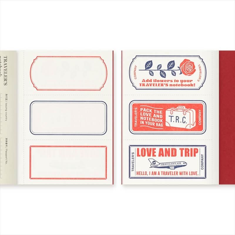 トラベラーズノート レッド パスポートサイズ＆ペンホルダー　LOVE＆TRIP トラベラーズノート ペンホルダー LOVE AND TRIP レッド | KURAWANKA