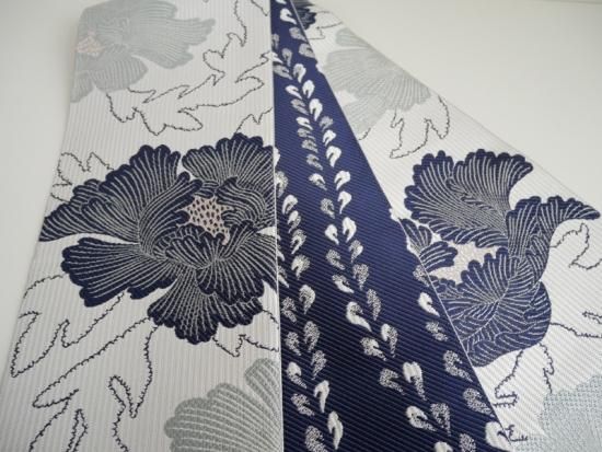 白牡丹半幅帯　博多織　正絹紺色 牡丹 白 半幅帯 博多織