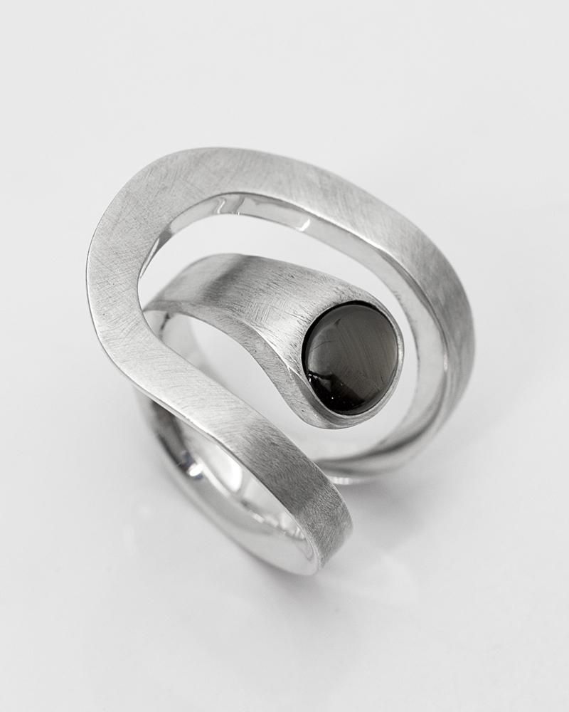 Lifestyle Design Lab ブラックスターサファイアリング |シルバージュエリーショップ KoToBaTo/コトバト Lifestyle Design Lab ブラックスターサファイアリング |シルバージュエリーショップ KoToBaTo/コトバト