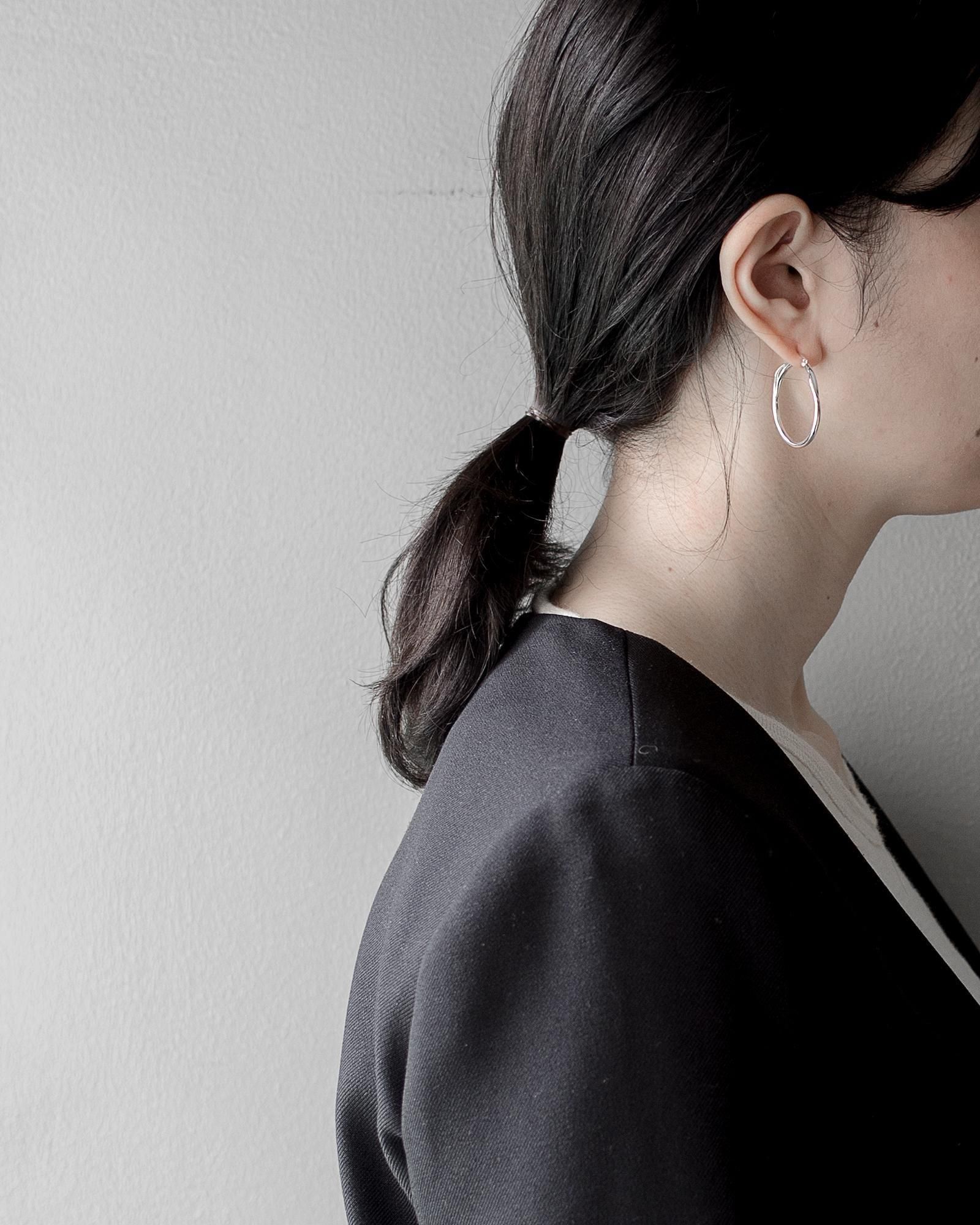 Liquidピアス liquid/リキッド ラインフープシルバーピアス |シルバー