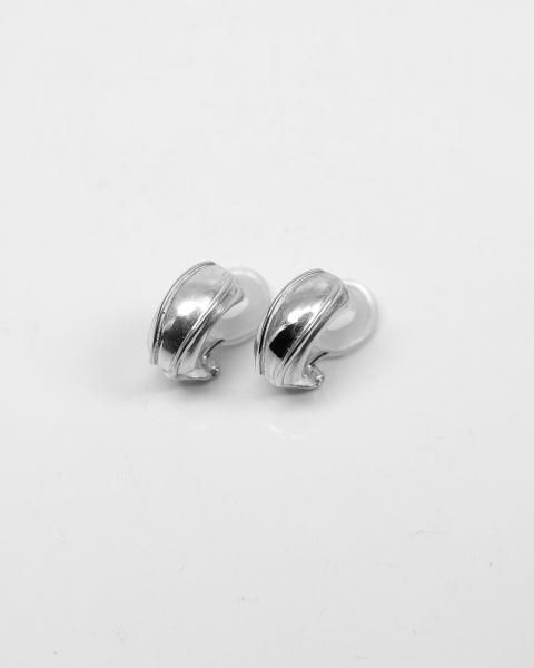 liquid over earring<br>