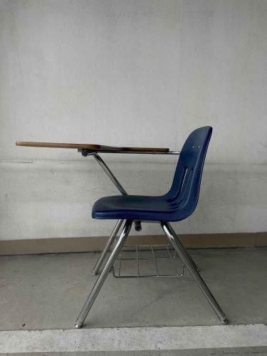VIRCO 社製 アメリカ スクールデスク&チェア 中古 - WOODLAND VIRCO 社製 アメリカ スクールデスク&チェア 中古 - WOODLAND