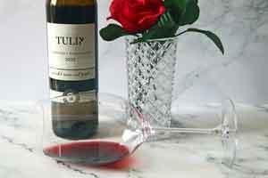 軽やかな飲み心地広がる赤ワイン