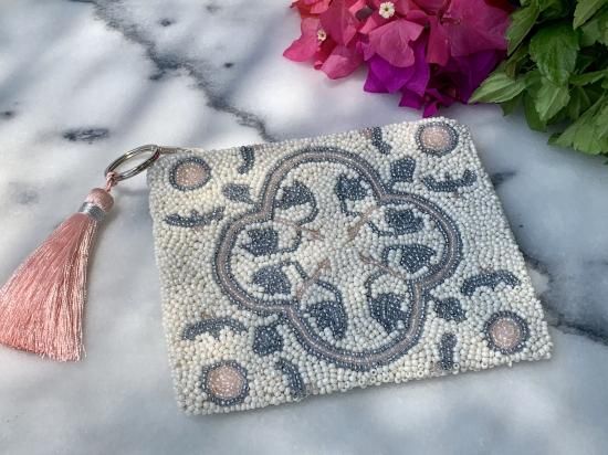 ハンドメイド　エピ柄　合皮　ポーチ 定番】プラナカン柄ポーチ 裏面合皮（Pink Mサイズ） - NINA BAGS