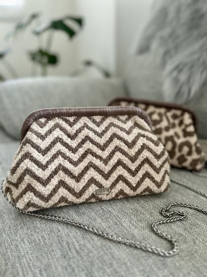 インポートモコモコ生地がま口クラッチバッグ - NINA BAGS