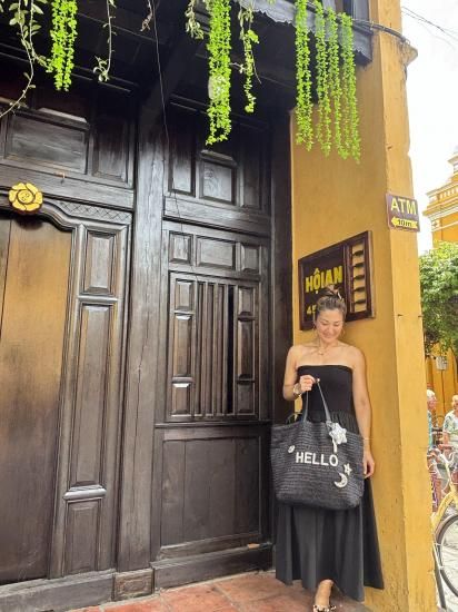 【最終価格】NINA BAGS ラフィアバッグ　HELLO レギュラー NINA BAGS]ラフィアバックHELLOロゴ入りレギュラーサイズ