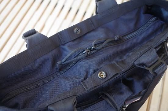 BRIEFING ”BS TOTE TALL” - SECOURS / ONLINE SHOP BRIEFING ”BS TOTE TALL” - SECOURS / ONLINE SHOP