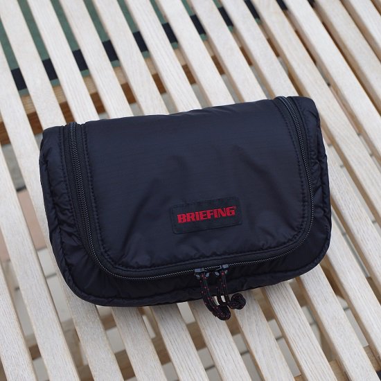 BRIEFING TRIP POUCH<img class='new_mark_img2' src='https://img.shop-pro.jp/img/new/icons14.gif' style='border:none;display:inline;margin:0px;padding:0px;width:auto;' />