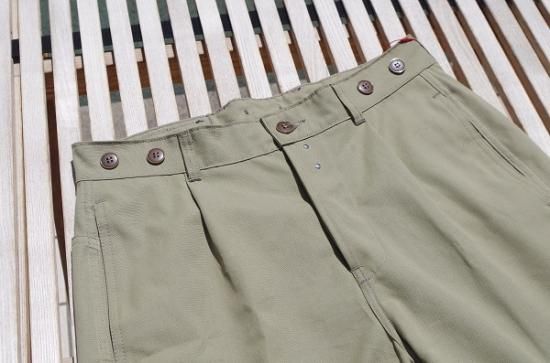 LE TRAVAILLEUR GALLICE ”LE PANTALON COURT” - SECOURS