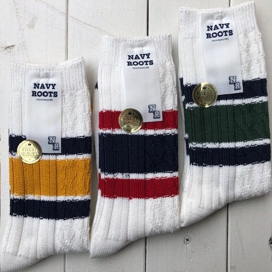 NAVY ROOTS Cable Border SOCKS 