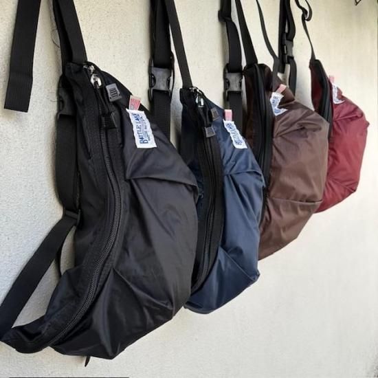 <img class='new_mark_img1' src='https://img.shop-pro.jp/img/new/icons6.gif' style='border:none;display:inline;margin:0px;padding:0px;width:auto;' />BATTLE LAKERIPSTOP BANANA SHOULDER