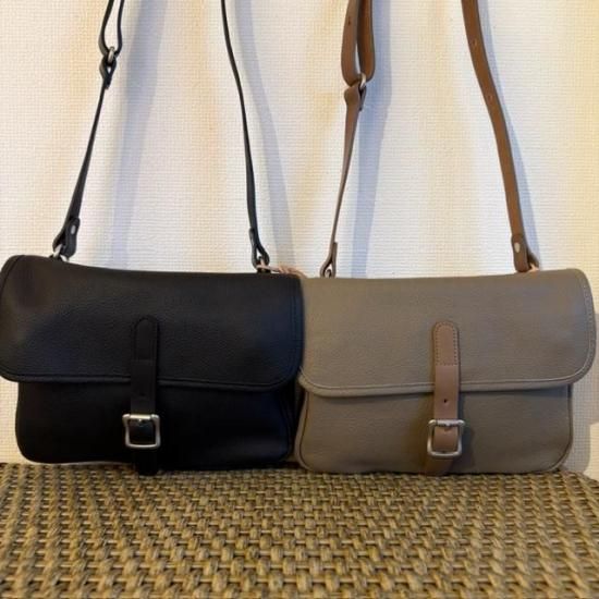 <img class='new_mark_img1' src='https://img.shop-pro.jp/img/new/icons14.gif' style='border:none;display:inline;margin:0px;padding:0px;width:auto;' />SLOW”Shrink - Hunting Shoulder Bag -”