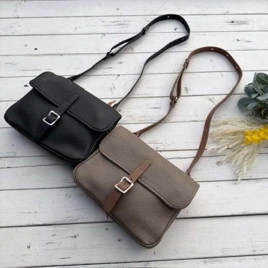 <img class='new_mark_img1' src='https://img.shop-pro.jp/img/new/icons14.gif' style='border:none;display:inline;margin:0px;padding:0px;width:auto;' />SLOWShrink - Hunting Shoulder Bag -